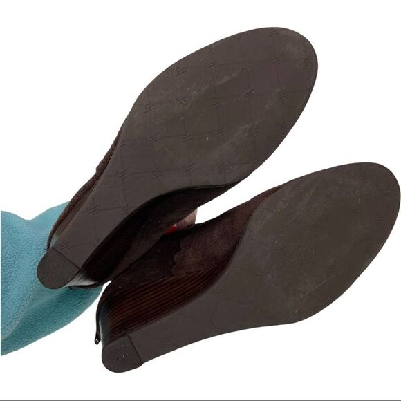 Jack Rogers Wedge Ankle Bootie Emery Dark Espresso Scalloped Trim Suede Size 6 - Picture 11 of 15